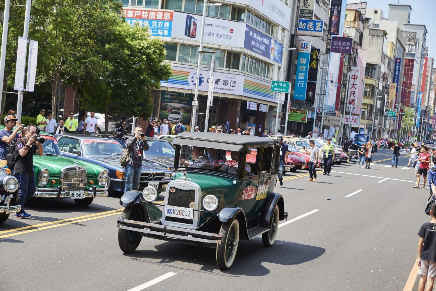 經典古董車駛入舊城區 林智堅市長：整個新竹市就是一座博覽館
