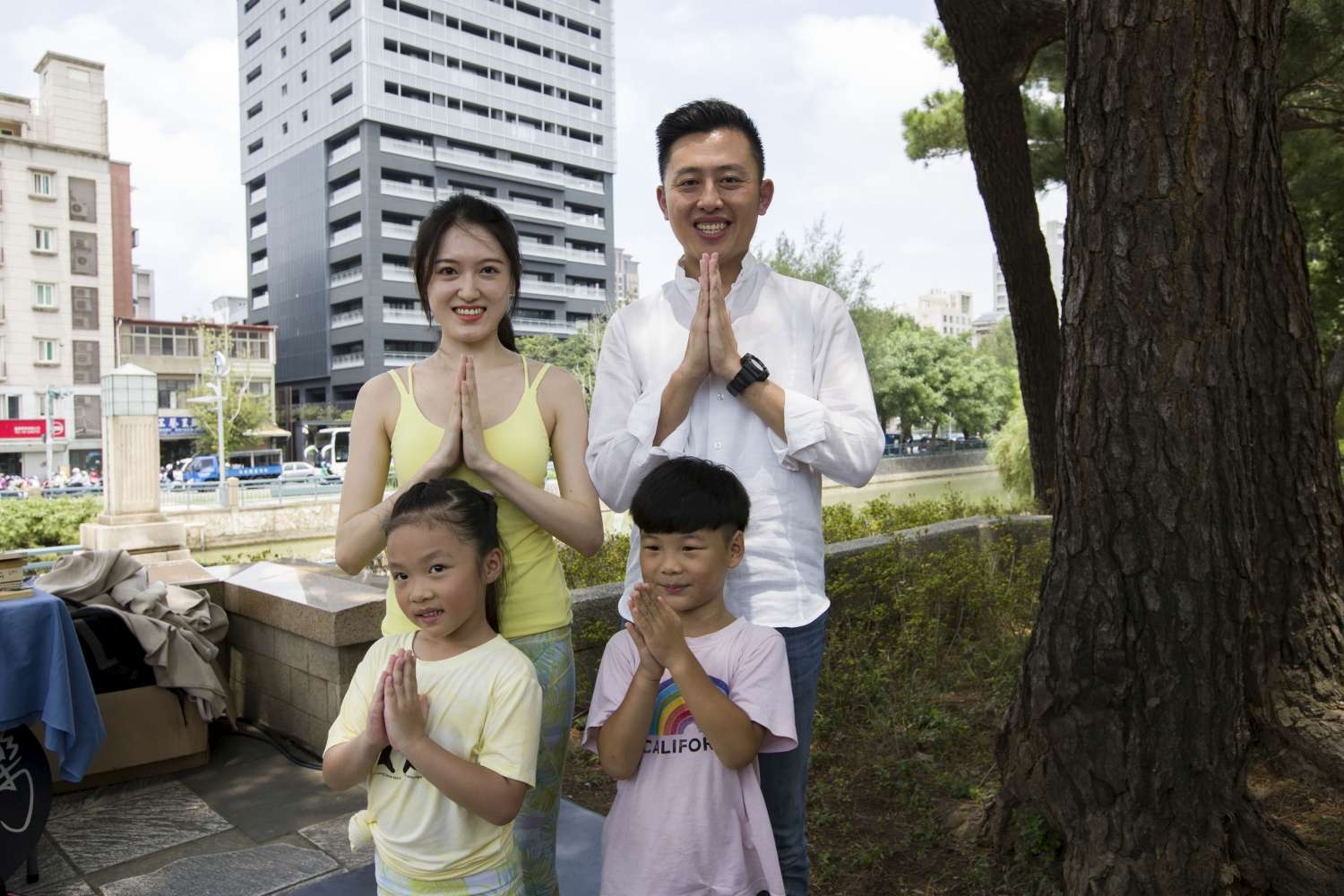 圖五：林智堅市長體驗親子瑜珈|