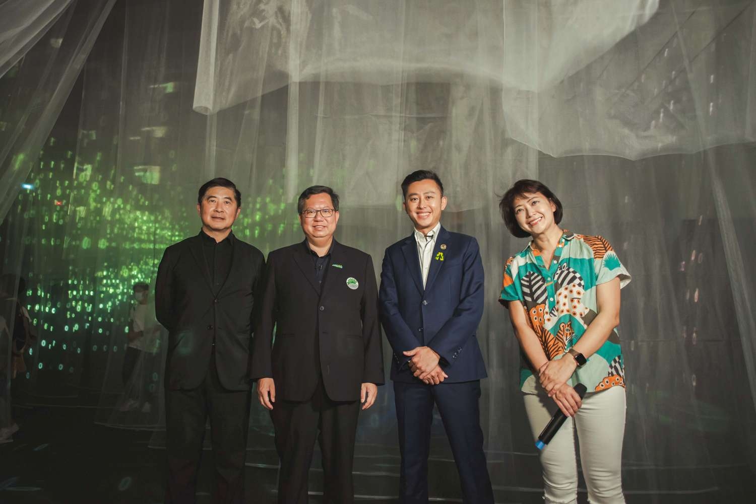 新竹市長林智堅(右2)、桃園市長鄭文燦(右3)、2020台灣設計展總策展人劉真蓉(右1)、台灣設研院長張基義(右4)|
