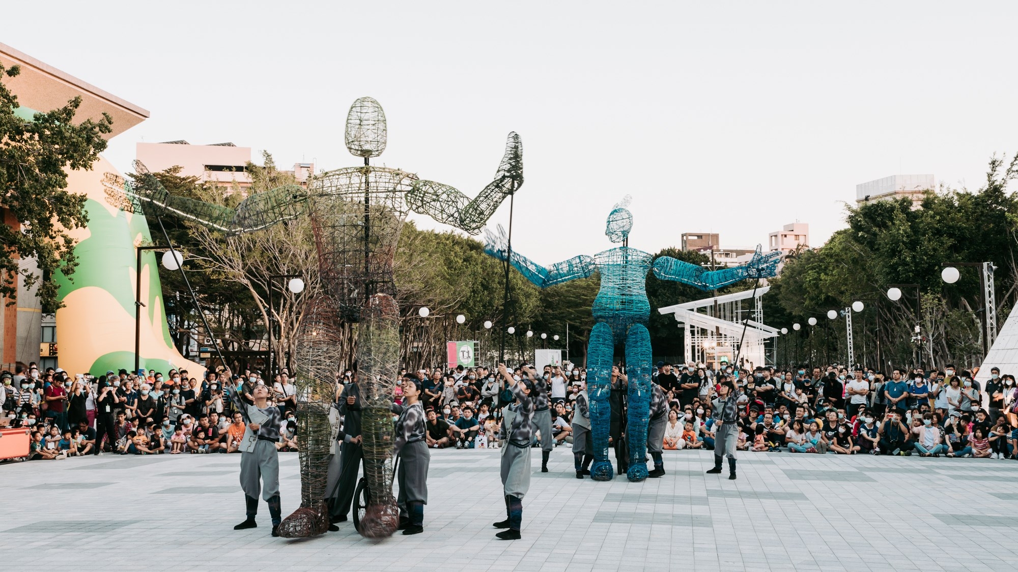 新竹市府將邀請當代偶戲劇場「無獨有偶」帶來4.5公尺高的巨偶，來街頭快閃表演。照片提供/星合有限公司＆合作社提供，攝影師李建霖