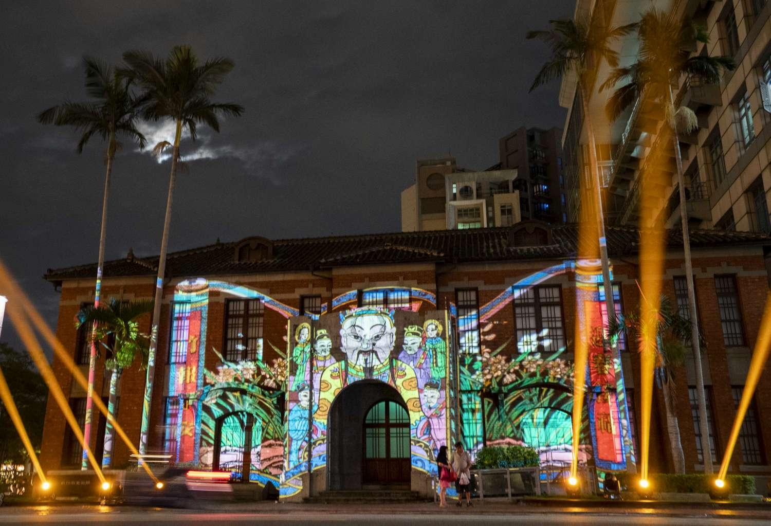 晚上必訪新竹美術館光雕投影。圖／新竹市政府提供
