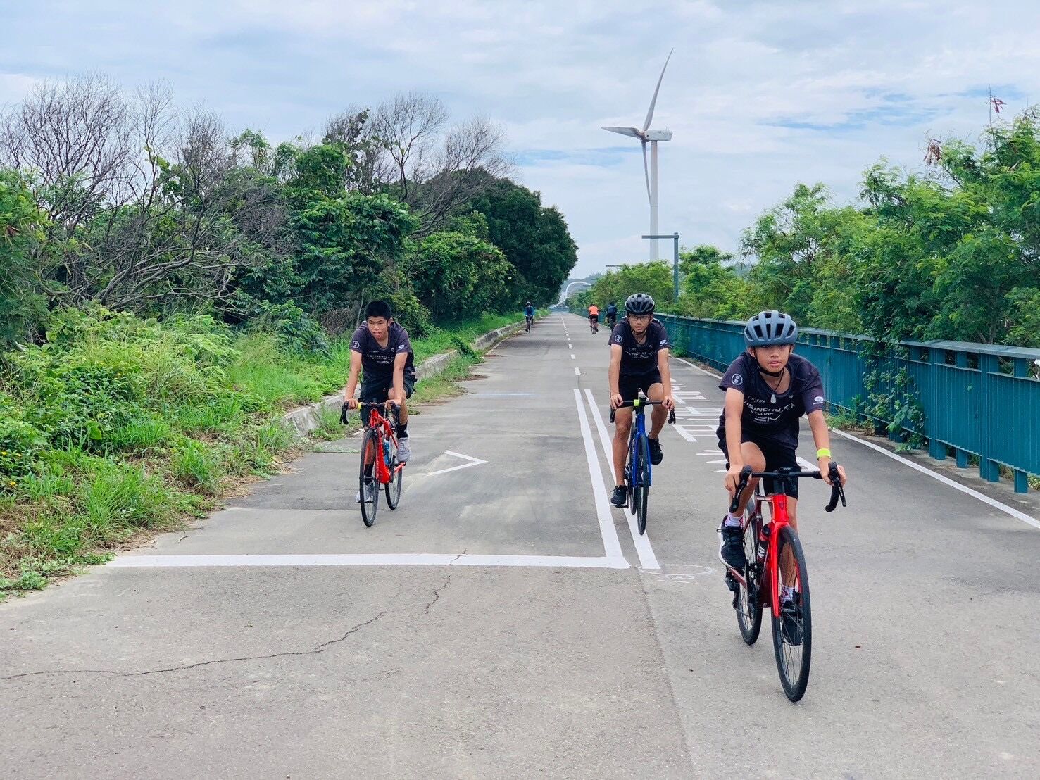 竹市響應世界自行車日 逾50位車友共騎17公里海岸線美景