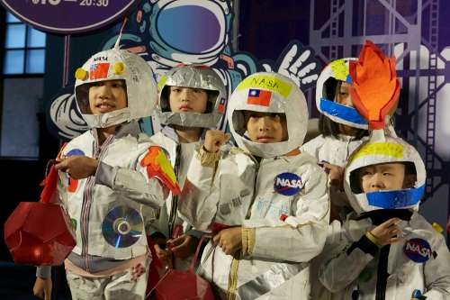 太空漫遊慶元宵周六開跑 市長林智堅邀孩子扮裝太空人提燈踩街